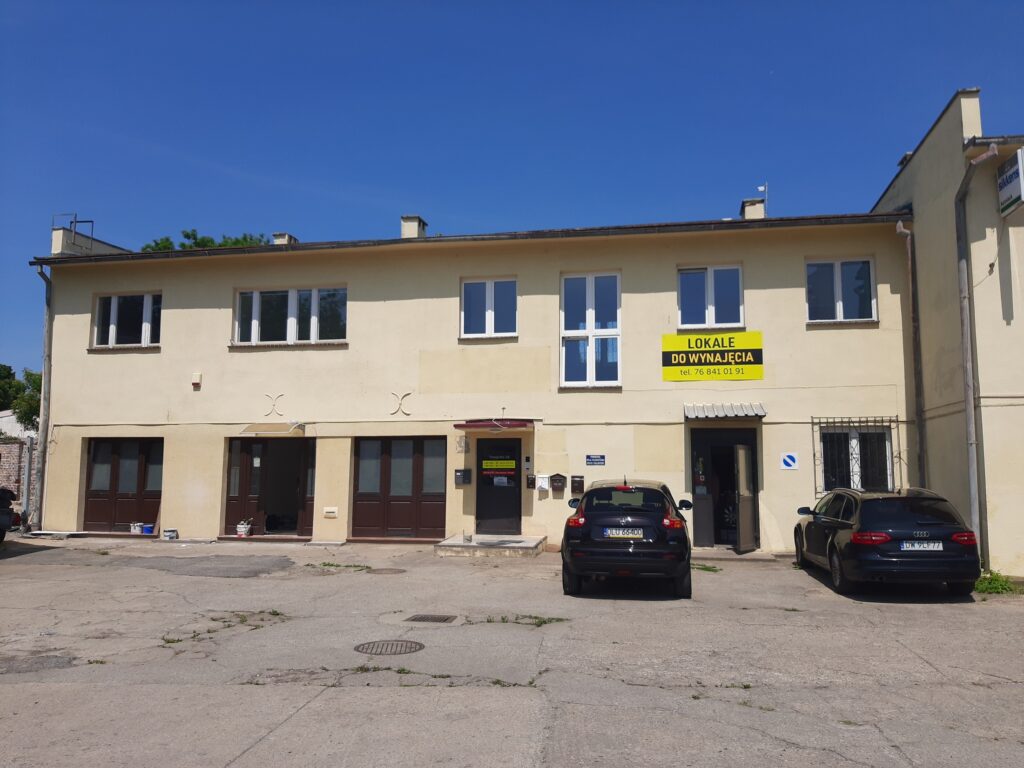 Remont budynku Lubin – elewacja przed renowacją i ociepleniem