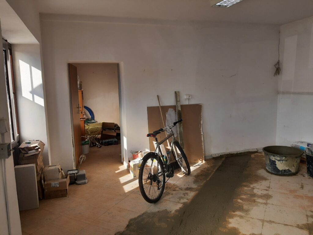 Modernizacja wnętrz Lubin – stan surowy pomieszczeń biurowych